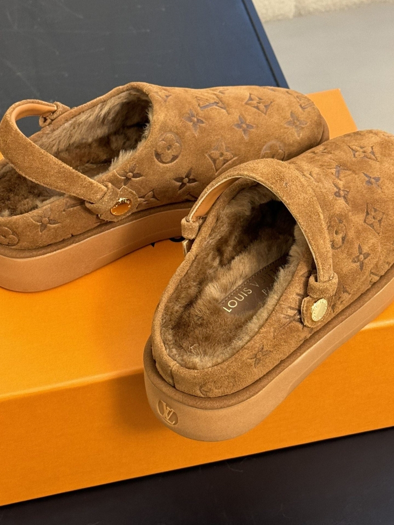 Louis Vuitton Slippers